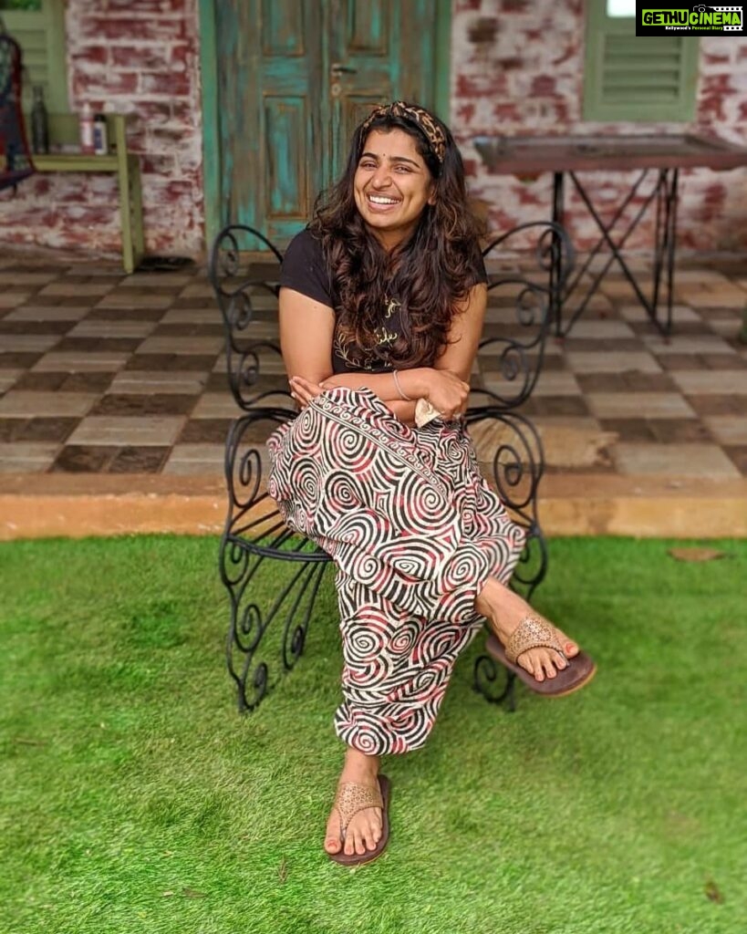 Lisha Chinnu Instagram - What you have today might not be thr tmrw. STOP/PAUSE AND WATCH YOURself.... You have tat one thing that will make u fly..🦋 🦋 🦋 #Aura #vibes #selfquotes . . . Pc @kiransampath Thank u for capturing this beautiful pic kee... Wildrootstay