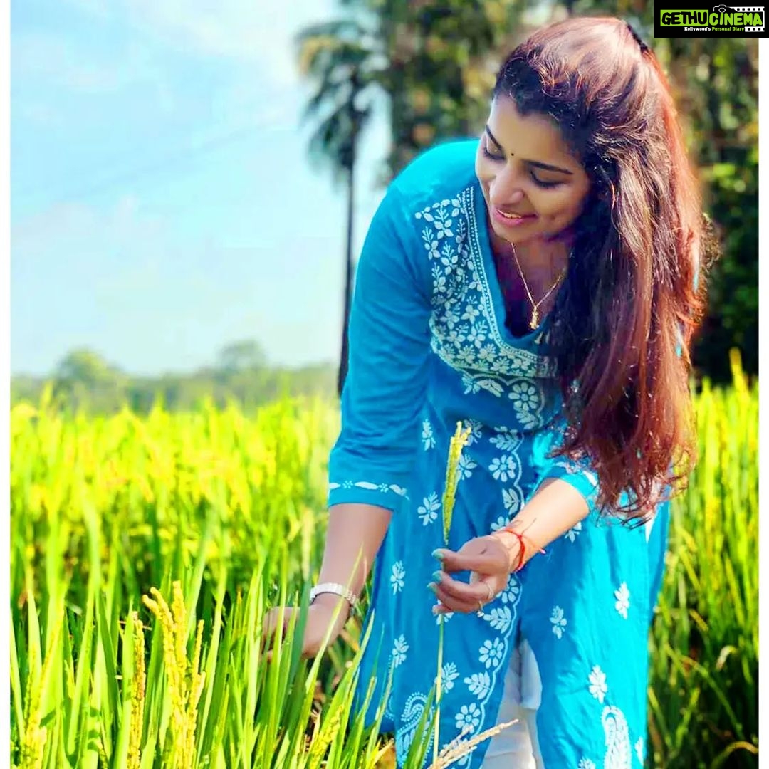 Lisha Chinnu Instagram - Think about all that you are, instead of what you are not...!!! #kerala #hometown #naturelovers #photography #loveforwork❤️ #lish #naturegeography #contentcreator #cirkleprandevents #loveyourself