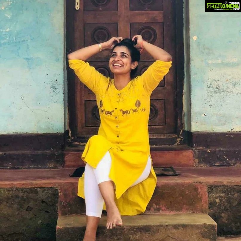 Lisha Chinnu Instagram - Right eye will see your worth... #worklife . . #believeinyourself #workhard #dream #passionate #happyme #actress #model #entrepreneur #hometown #lishahappyplace #beauty #dancer #naturelovers #cirkleprandevents #livemusic #peaceofmind #power #contentcreator #nomakeup #nofilter