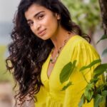 Lisha Chinnu Instagram - 💛🌻💛 . . . Muah @artistrybydanu Styling @labelswarupa Jewellery @ishhaara Photographer @rahuldev1177