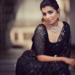 Lisha Chinnu Instagram - Dolled up for a shoot with complete makeup look and this is the outcome . What do you prefer ? Real Lee or Reel Lee ? Comment below and let me know #lifeoflee . . . Camera @camerasenthil Muah @makeup_sharathbhushan @mua_vijisharath Costume/stylist @labelswarupa Location @anora_artstudio Jewellery @kirtilalsonline