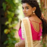 Lisha Chinnu Instagram - The language of the eyes is universal . . . . . . Shoot location @anora_artstudio Muah @mua_vijisharath @makeup_sharathbhushan Styling @labelswarupa Jewellery @kirtilalsonline Photo @camerasenthil