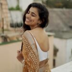 Lisha Chinnu Instagram - "Grow through what you go through." . . . #lifeoflee #lisha #lishdimple #saree #trending #sareelove #yellow #csk #chennai #tamilnadu