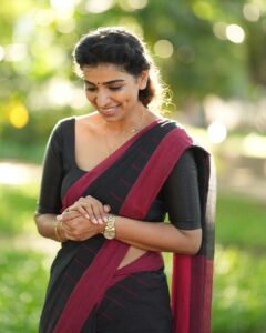 Lisha Chinnu Instagram - 🖤♥️ . . . Photographer @gowtham__rajendran Muah @ftvsalon.sterlingroad.chennai Styling @labelswarupa Chennai, India