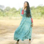 M.M. Manasi Instagram - Some beautiful shots from our latest shoot.. Btw did you check out our latest video? Link in bio 🥰❤️ . 👗- @magizham_boutique 📸- @chandanramesh24 . #mmmanasi #mmmonissha #singer #voiceoveractor #dancereels #dance #twinning #outfitoftheday #twinningoutfits #smilemore #grateful #newvideo