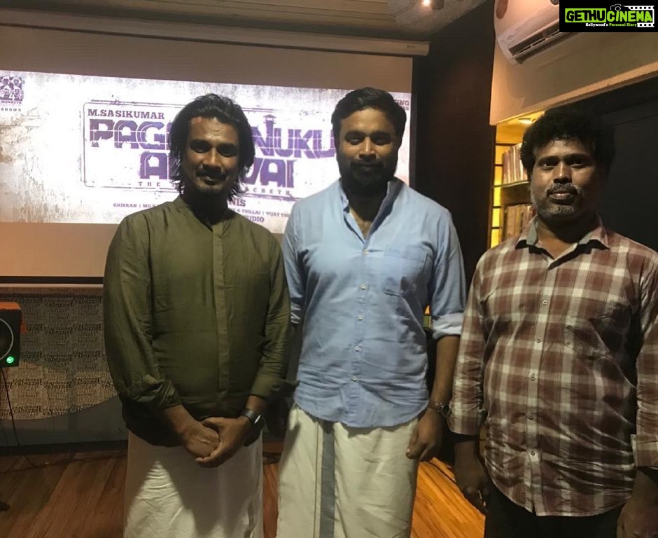 M. Sasikumar Instagram - இனிய தமிழ் புத்தாண்டு நல்வாழ்த்துக்கள்💐💐💐💐 #pagaivanukuarulvai #dubbing @anis.director