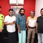 M. Sasikumar Instagram – #Ayothi spl show with our #Bharathiraja sir 
#Bhagyaraj sir 
@ashwinkumar_ak thambi 
#Director #Producer #nrragunanthan