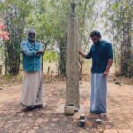 M. Sasikumar Instagram - எழுத்தாளரும், கதை சொல்லியுமான பவா செல்லதுரை தோட்டத்தில் எங்கள் இயக்குனர் பாலு மகேந்திரா அவர்களின் அஸ்தியை சென்று பார்த்தேன் #Balumahendra #Bavachelladurai #Thalaimurigal #director #cinematographer