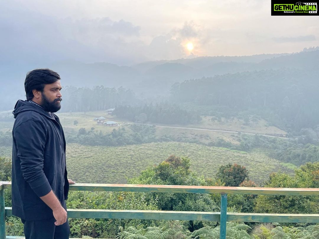 M. Sasikumar - 10.7K Likes - #nature #friendly
šø parvees š