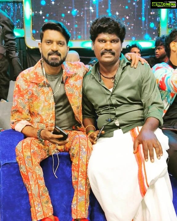 Ma Ka Pa Anand Instagram - With my loveable brother @makapa_anand ❤❤❤❤❤❤❤❤❤❤ #kalaivengaikarthick #kaluthukarthik #supersinger9 #supersingerkarthi #makapaanand #supersinger #vijaytelevision #djblack #mediamasons #nattupurapattu #folksingerkarthik#singerkarthik #kalaivengaikarthikeyan Karaikkudi, Tamil Nadu, India