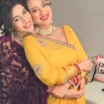 Madalsa Sharma Instagram - Aise hi chalta raha toh Kavya Aur Barkha kabhi dost nahi ban payenge! 😅😂 @ashleshasavant #reels #reelsinstagram #madalsasharma #ashelshasawant #barkha #kavya #videooftheday #instadaily #instavideo #instagood #instamood #mood #trending #trendingreels #reelitfeelit #reelkarofeelkaro #reeloftheday #reelit #love #actorslife