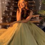 Madalsa Sharma Instagram – Mood….🎶💚
#reels #reelsinstagram #madalsasharma #kavya #videooftheday #instadaily #instavideo #instagood #instamood #mood #trending #trendingreels #reelitfeelit #reelkarofeelkaro #reeloftheday #reelit #love #actorslife