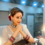 Madalsa Sharma Instagram – The way we experience the world around us is a direct reflection of the world within us….✨✨

#quoteoftheday #thoughtoftheday #madalsasharma #kavya #picoftheday #postoftheday #instadaily #instapic #instagood #instamood #mood #love #actorslife