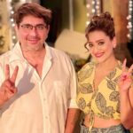 Madalsa Sharma Instagram – It is always a proud moment to share a frame with your mentor❤️Thu Thu Thu😇
@rajan.shahi.543
#shahiproductionspvtltd #anupama #mentor #rajanshahi #madalsasharma #kavya