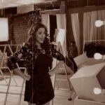 Madalsa Sharma Instagram – Jaane balma ghode pe kyu sawaar hai….🤷‍♀️😅

#reels #reelsinstagram #madalsasharma #kavya #videooftheday #instadaily #instavideo #instagood #instamood #mood #trending #trendingreels #reelitfeelit #reelkarofeelkaro #reeloftheday #reelit #love #actorslife