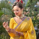 Madalsa Sharma Instagram - Your life is as good as your mindset and it’s much better when you are living in the present moment….💛💛 #quoteoftheday #thoughtoftheday #madalsasharma #kavya #picoftheday #postoftheday #instadaily #instapic #instagood #instamood #mood #love #actorslife