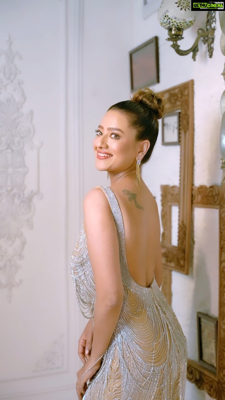 Madalsa Sharma Instagram - Some say beauty is internal, Some say you look beautiful, but I say if you feel beautiful from inside, you are beautiful and the world is beautiful too….❤️ 📸 @artographybysagar #reels #reelsinstagram #madalsasharma #kavya #videooftheday #instadaily #instavideo #instagood #instamood #mood #trending #trendingreels #reelitfeelit #reelkarofeelkaro #reeloftheday #reelit #love #actorslife