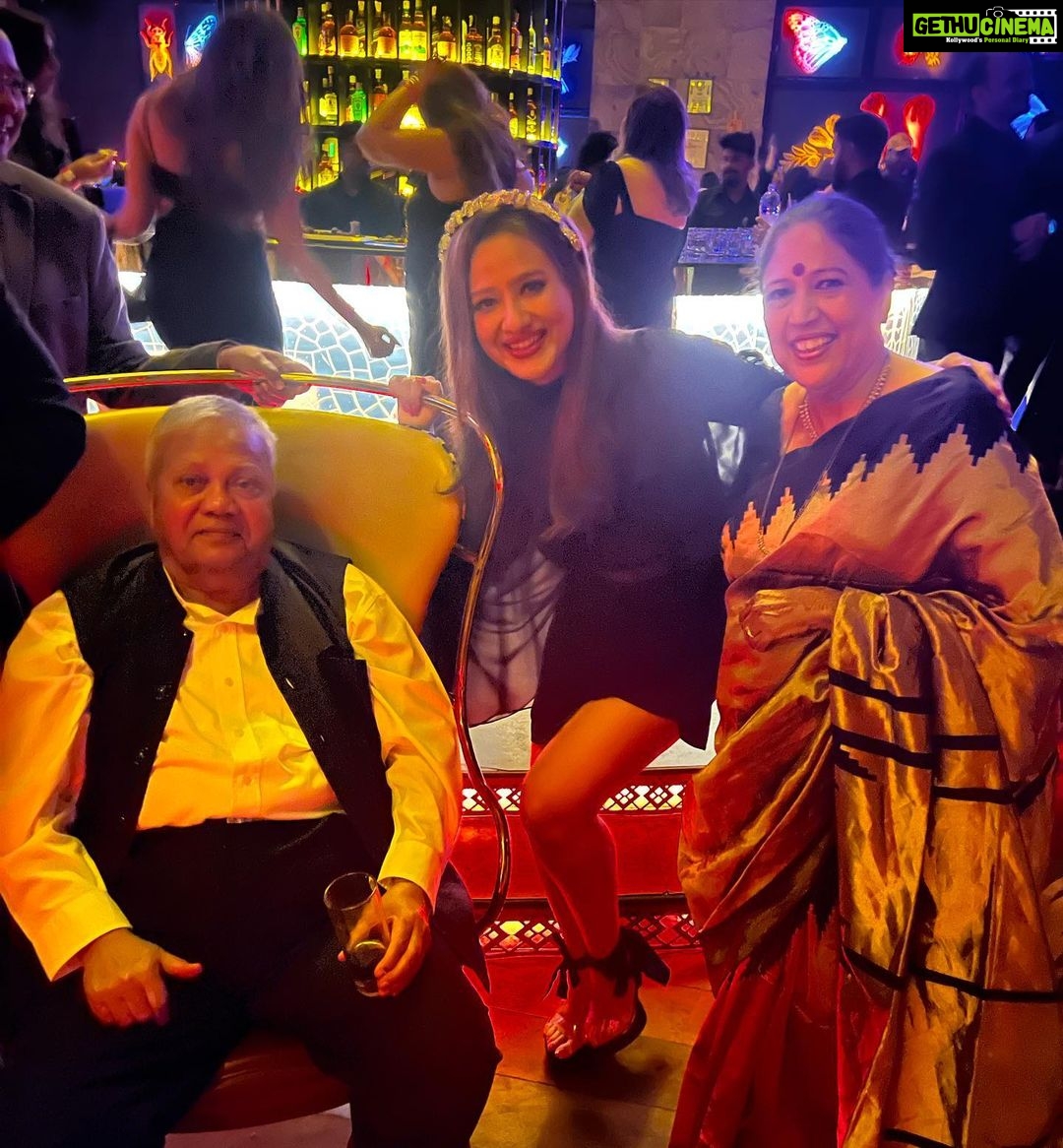 Madalsa Sharma Instagram - Wishing you both a lifetime of Love and Happiness….❤️❤️❤️❤️Congratulations to the super adorable couple!✨✨ @ketswalawalkar @ranarushad