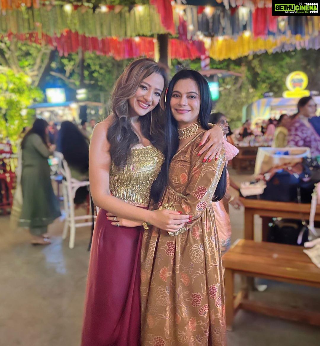 Madalsa Sharma Instagram - Wishing you both a lifetime of Love and Happiness….❤️❤️❤️❤️Congratulations to the super adorable couple!✨✨ @ketswalawalkar @ranarushad