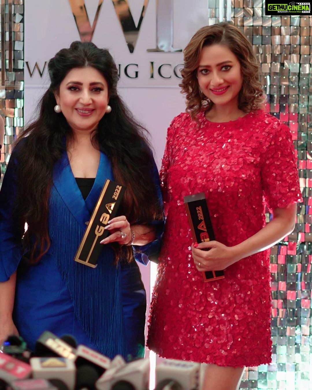 Madalsa Sharma Instagram - Very honoured and humbled to receive the Best Actress Award at “The Global Buisness Awards” 2022 with my favourite @archanakochharofficial who received the Best Designer of the year Award. ❤️❤️