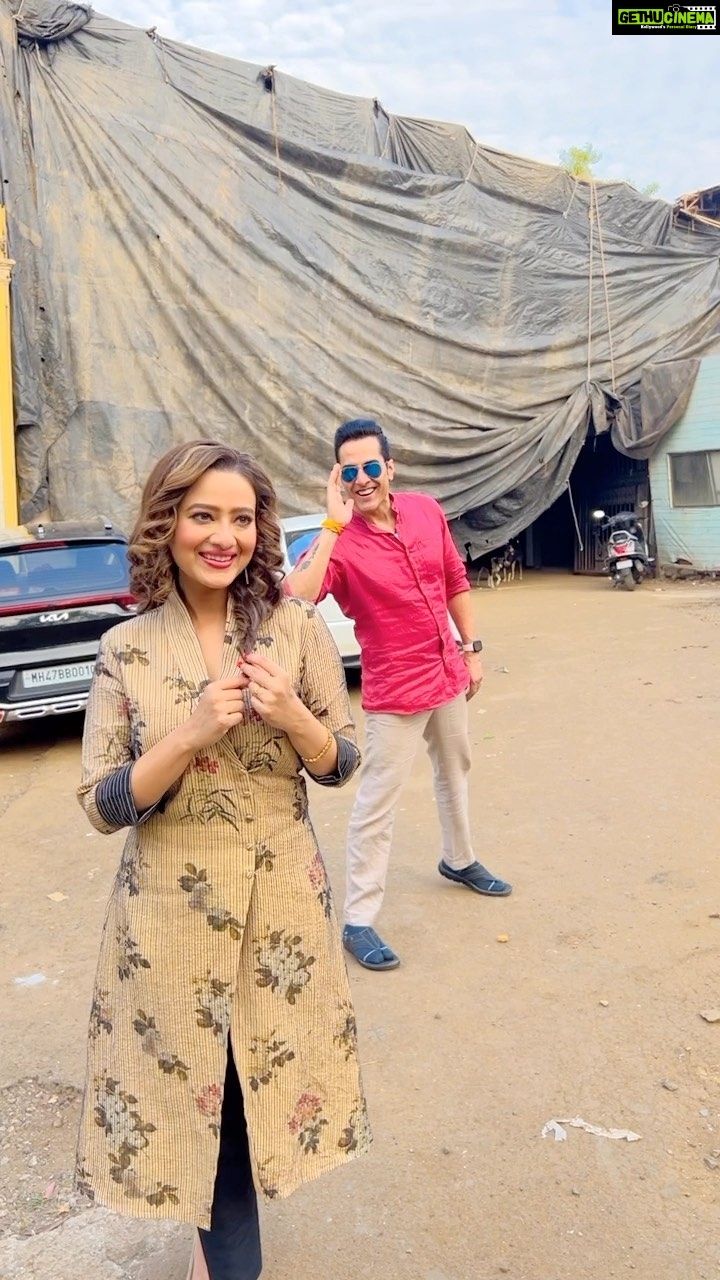 Madalsa Sharma - 128.4K Likes - Saal bhar khaali baithne ke baad finally Vanraj sets up his own buisness. “Chai ki dukaan” ☕️☕️☕️ #vanya
@sudanshu_pandey
#reels #reelsinstagram #madalsasharma #sudhanshupandey #vanraj #kavya #videooftheday #instadaily #instavideo #instagood #instamood #mood #trending #trendingreels #reelitfeelit #reelkarofeelkaro #reeloftheday #reelit #love #actorslife