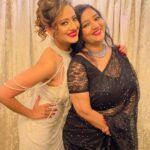 Madalsa Sharma Instagram - Feelin Christmassy already….🎄🎅🏻🎁🔔 My outfit by @majesticbyjapnah Styling @nehagodhwani1 #reels #reelsinstagram #sheelasharma #madalsasharma #kavya #momdaughter #videooftheday #instadaily #instavideo #instagood #instamood #mood #trending #trendingreels #reelitfeelit #reelkarofeelkaro #reeloftheday #reelit #love #actorslife