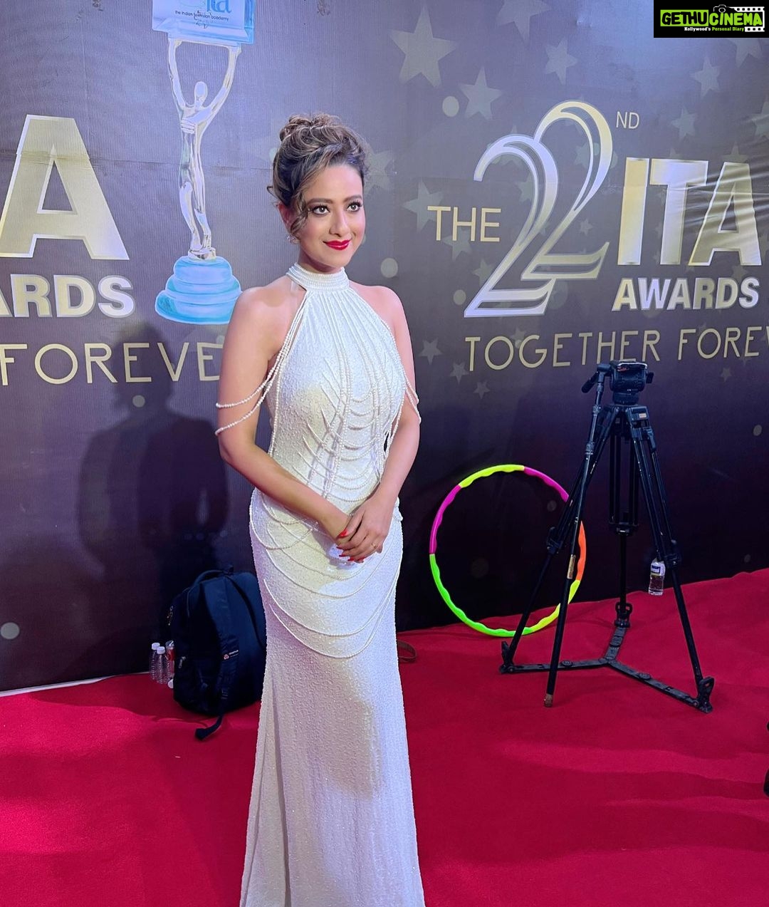Madalsa Sharma Instagram - ITA 2022 ✨ Outfit by @majesticbyjapnah Styling by @nehagodhwani1 #ita #indiantelevisionacademyawards #madalsasharma #kavya #picoftheday #postoftheday #instadaily #instapic #instagood #instamood #mood #love #actorslife