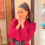 Madalsa Sharma Instagram - Feeling cute🥰 #reels #reelsinstagram #madalsasharma #kavya #videooftheday #instadaily #instavideo #instagood #instamood #mood #trending #trendingreels #reelitfeelit #reelkarofeelkaro #reeloftheday #reelit #love #actorslife