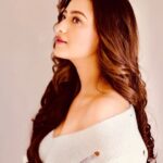 Madalsa Sharma Instagram - Find joy wherever you are🤍 #quoteoftheday #thoughtoftheday #madalsasharma #kavya #picoftheday #postoftheday #instadaily #instapic #instagood #instamood #mood #love #actorslife