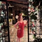 Madalsa Sharma Instagram - 🎄🤗❤️✨ #christmas #us #festive #felisnavidad #madalsasharma #kavya #picoftheday #postoftheday #instadaily #instapic #instagood #instamood #mood #love #actorslife