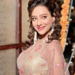 Madalsa Sharma Instagram - Make each day your masterpiece.💕 #quoteoftheday #thoughtoftheday #madalsasharma #kavya #picoftheday #postoftheday #instadaily #instapic #instagood #instamood #mood #love #actorslife