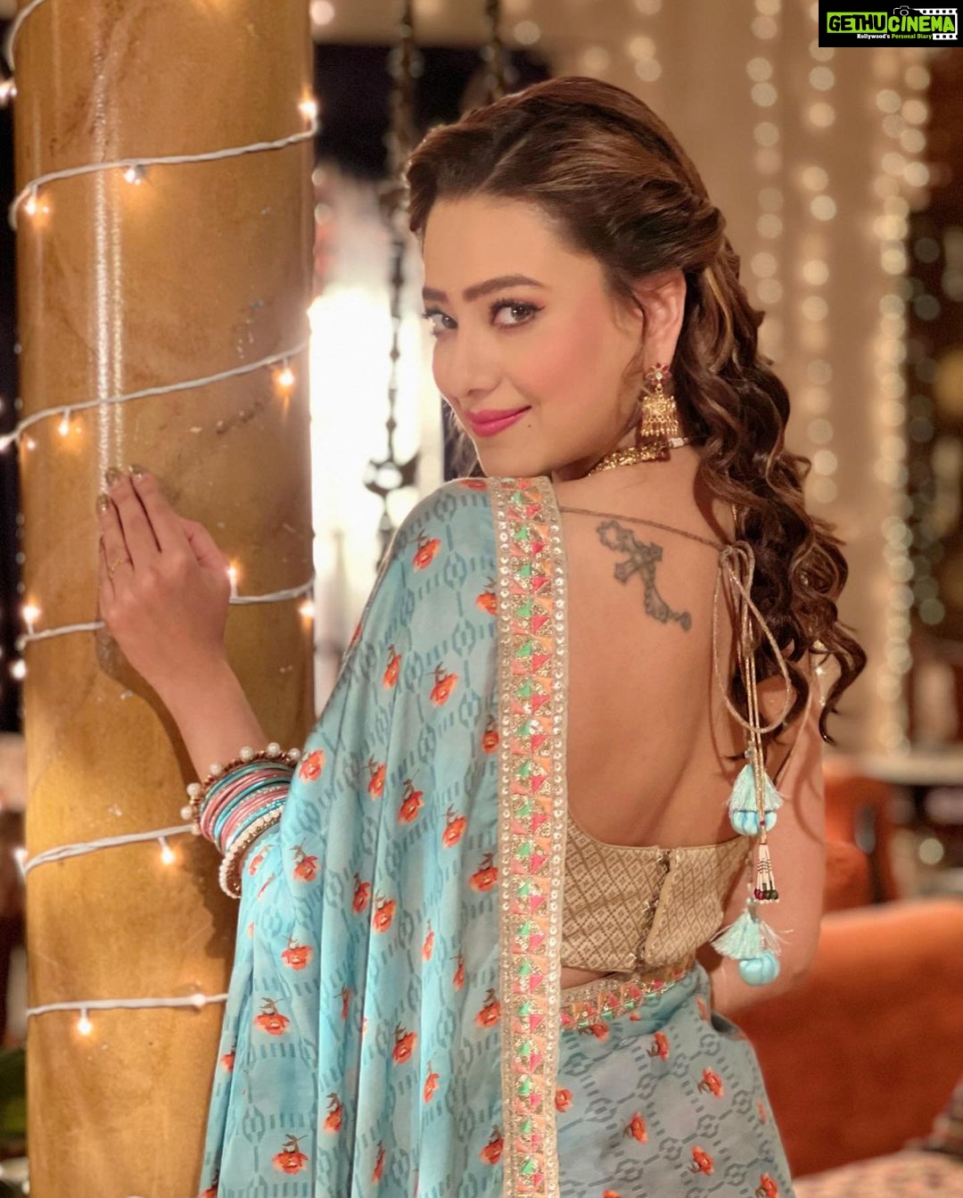 Madalsa Sharma Instagram - As simple as it sounds, if you remain true to yourself, you’re different from anyone else….✨✨ #quoteoftheday #thoughtoftheday #madalsasharma #kavya #picoftheday #postoftheday #instadaily #instapic #instagood #instamood #mood #love #actorslife