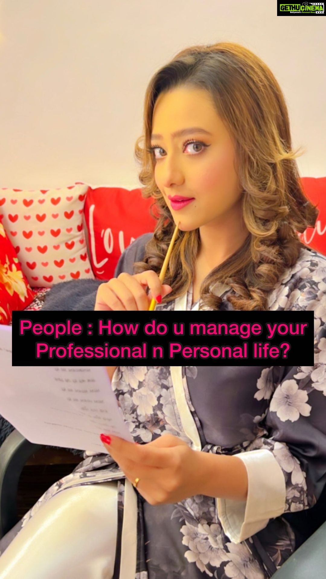 Madalsa Sharma Instagram - Because it’s trending….🤪 #reels #reelsinstagram #madalsasharma #kavya #videooftheday #instadaily #instavideo #instagood #instamood #mood #trending #trendingreels #reelitfeelit #reelkarofeelkaro #reeloftheday #reelit #love #actorslife