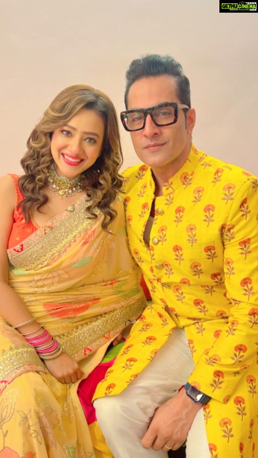 Madalsa Sharma Instagram - Jab ek saath 2 lottery Lange ka offer ho to chup chaap sweekar kar lo aur holiday plan karo.... kuch bolo matππ€ͺππ #vanya @sudanshu_pandey #reels #reelsinstagram #madalsasharma #sudhanshupandey #vanraj #kavya #videooftheday #instadaily #instavideo #instagood #instamood #mood #trending #trendingreels #reelitfeelit #reelkarofeelkaro #reeloftheday #reelit #love #actorslife