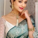 Madalsa Sharma Instagram - 💁‍♀️ #reels #reelsinstagram #madalsasharma #kavya #videooftheday #instadaily #instavideo #instagood #instamood #mood #trending #trendingreels #reelitfeelit #reelkarofeelkaro #reeloftheday #reelit #love #actorslife