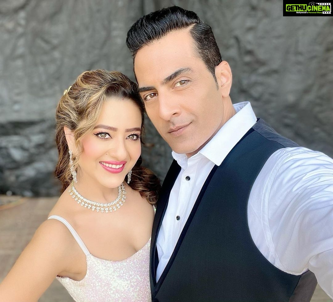 Madalsa Sharma Instagram - Happy Birthday @sudanshu_pandey You are a gem. I wish nothing but the best for you. Have a blessed day๐ค๐ค๐ #vanya #birthdayboy #sudhanshupandey #madalsasharma #kavya #vanraj #picoftheday #postoftheday #instadaily #instapic #instagood #instamood #mood #love #actorslife