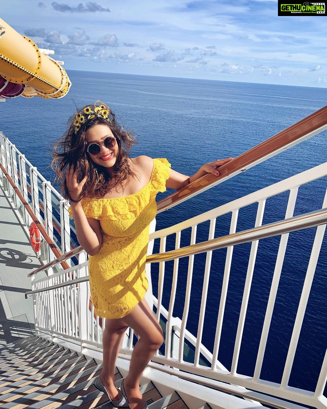 Madalsa Sharma Instagram - Photo dump👻 some beautiful memories and destinations….✈️🌴☀️🍉🥂 #photodump #memories ##madalsasharma #kavya #beautifuldestinations #travel #travelphotography #picoftheday #postoftheday #instatravel #travelgram #instadaily #instapic #instagood #instamood #mood #love #actorslife