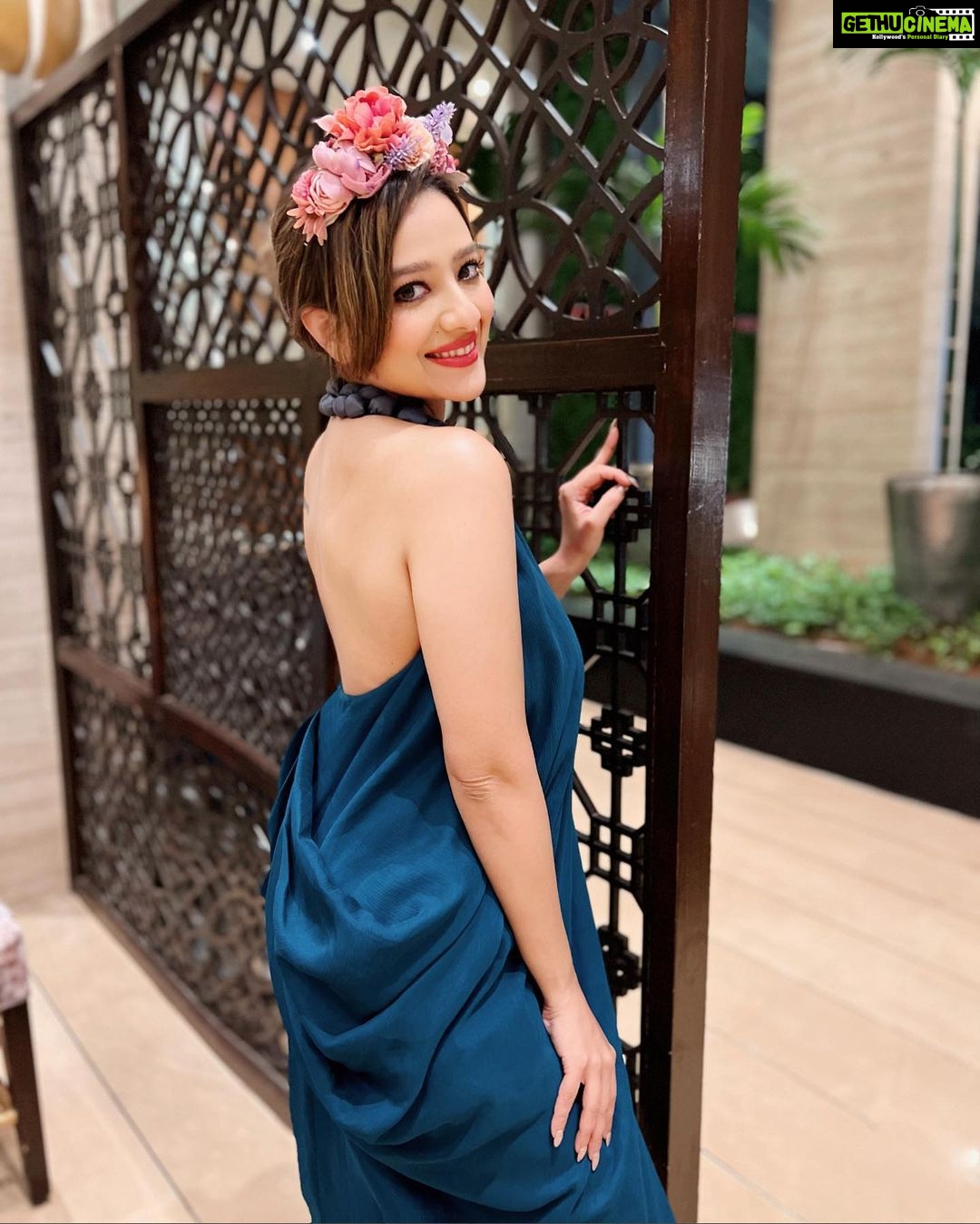 Madalsa Sharma Instagram - Whatever is good for your soul, do that….✨✨ #quoteoftheday #thoughtoftheday #madalsasharma #kavya #picoftheday #postoftheday #instadaily #instapic #instagood #instamood #mood #love #actorslife