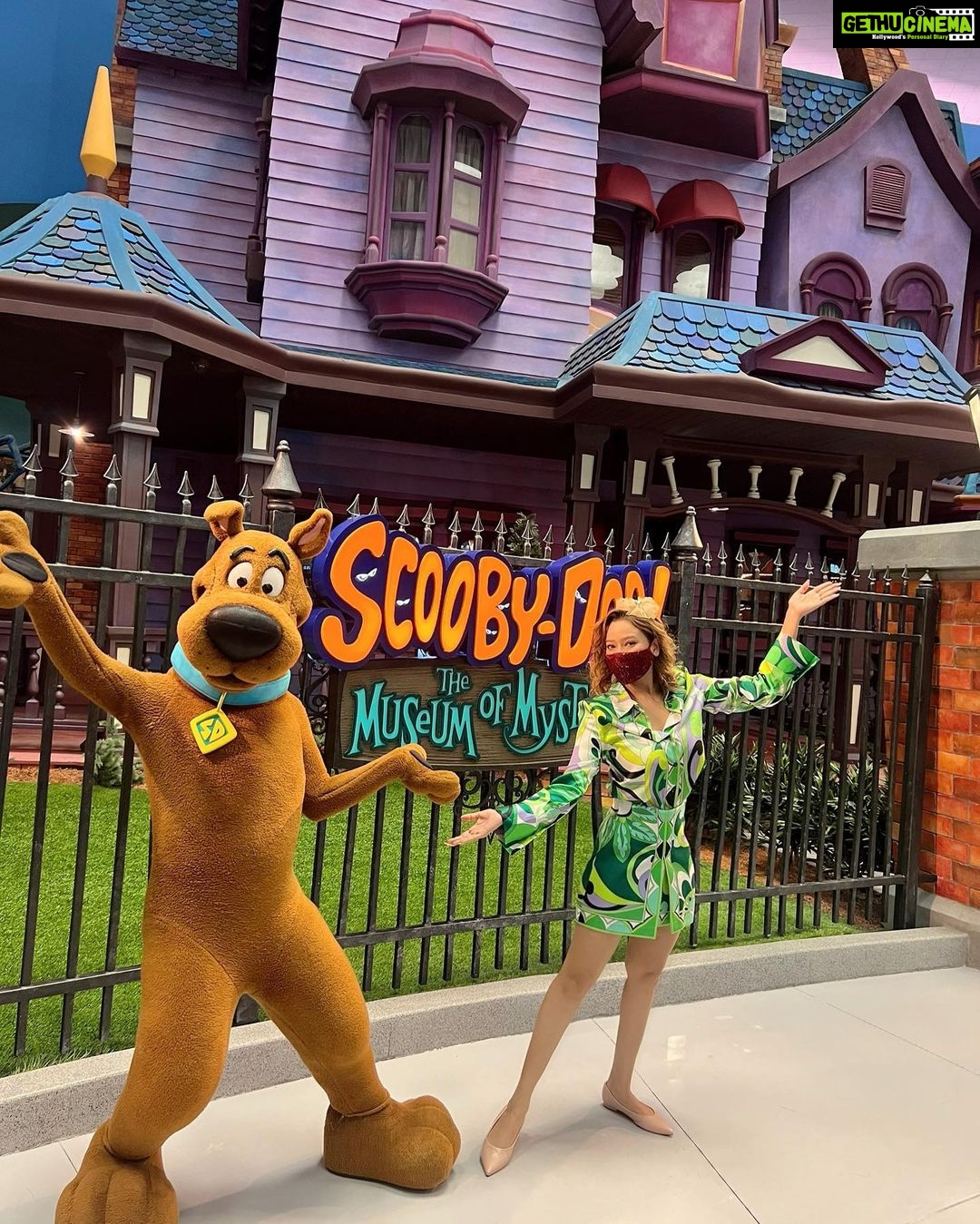 Madalsa Sharma Instagram - This post is dedicated to all Scooby Doo lovers🥰 Scooby you were and always will be my favourite cartoon character❤️ How many Scooby fans out here?💁♀️ #scoobydoobydoo #scoobydoo #madalsasharma #kavya #postoftheday #warnerbros #mysterymachine #instagood #instamood #instalove #instalike #cartoonnetwork #love #actorslife