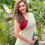 Madalsa Sharma Instagram – 💚
#mood #ootd #madalsasharma #kavya #instagood #instamood #postoftheday #love