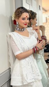 Madalsa Sharma Instagram - Yeh sach hai ke nahi?! 🤪😜🤣😂 #reels #reelsinstagram #madalsasharma #kavya #videooftheday #instadaily #instavideo #instagood #instamood #mood #trending #trendingreels #reelitfeelit #reelkarofeelkaro #reeloftheday #reelit #love #actorslife