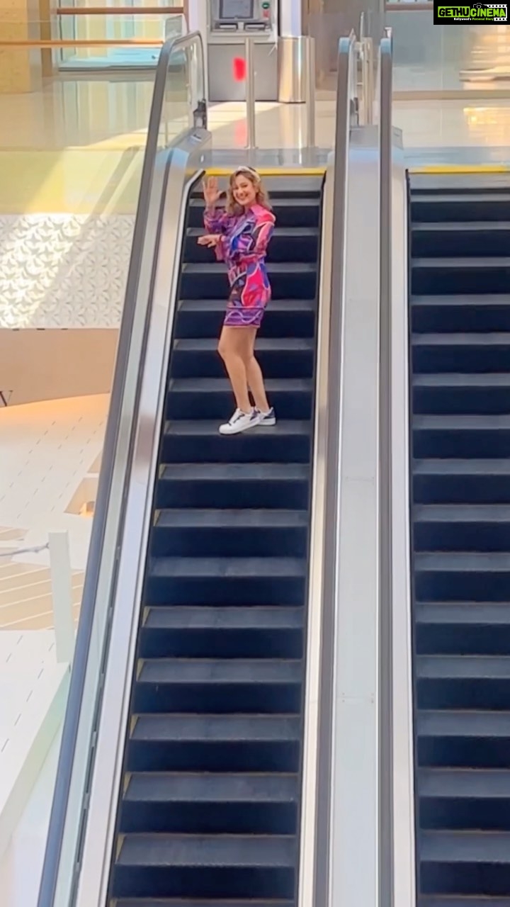 Madalsa Sharma Instagram - When the child in me comes out😅🤣 #reels #reelsinstagram #madalsasharma #kavya #abudhabi #yasisland #videooftheday #instadaily #instavideo #instagood #instamood #mood #trending #trendingreels #reelitfeelit #reelkarofeelkaro #reeloftheday #reelit #love #actorslife