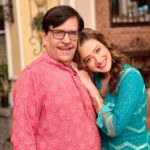 Madalsa Sharma Instagram – Humare pyaare Baapu ji❤️ @arvindvaidya3 

#picoftheday #onset #madalsasharma #kavya #arvindvaidya #baapuji #instagood #instamood #instalove #instaphoto #starplus #disneyplushotstar #love #actorslife