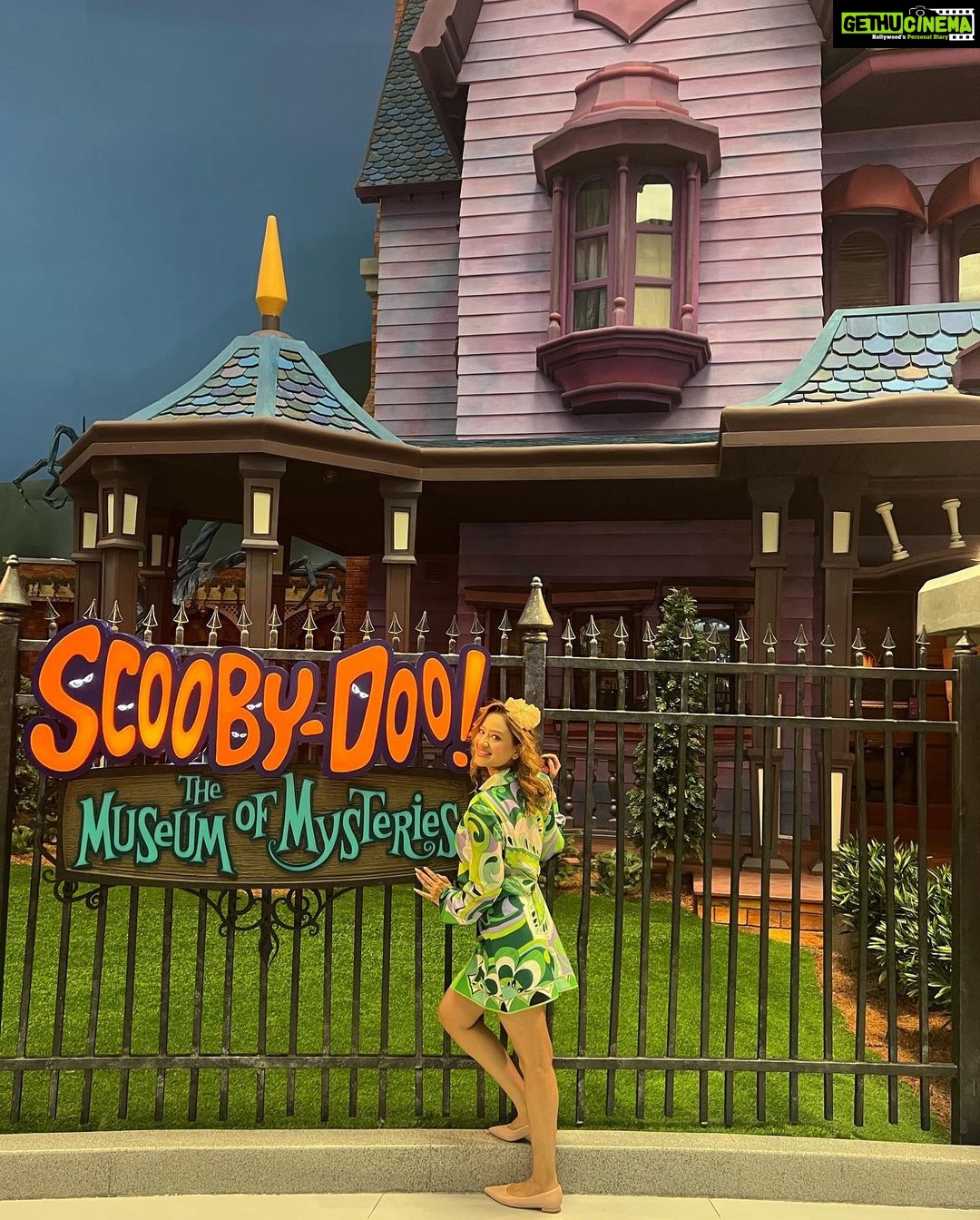 Madalsa Sharma Instagram - This post is dedicated to all Scooby Doo lovers🥰 Scooby you were and always will be my favourite cartoon character❤️ How many Scooby fans out here?💁♀️ #scoobydoobydoo #scoobydoo #madalsasharma #kavya #postoftheday #warnerbros #mysterymachine #instagood #instamood #instalove #instalike #cartoonnetwork #love #actorslife