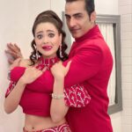 Madalsa Sharma Instagram - When Vanraj and Kavya come together, it’s magic and it’s called #vanya❤️ Watch us tonight 8pm on @starplus Ravivaar With Star Parivaar✨ @sudanshu_pandey #RavivaarWithStarParivaar #TeamAnupamaWins #starplus #disneyplushotstar
