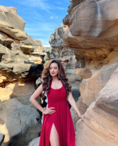 Madalsa Sharma Instagram - Acknowledging the good that you already have in your life is the foundation for all abundance….❤️ #DilKiTuZameen #SudhanshuPandey #MadalsaSharma 
Link in bio💕

#quoteoftheday #thoughtoftheday #kavya #picoftheday #postoftheday #wanderlust #scenic #instadaily #instapic #instagood #instamood #mood #love #actorslife