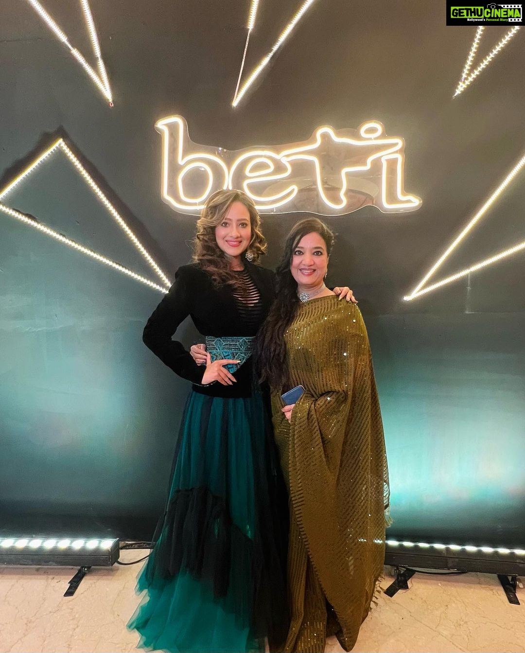 Madalsa Sharma Instagram - It was such an honour to be a part of the “BETI” Foundation initiated by @anuranjan1010 @shashiranjan3010 💕 It was a very proud moment to walk the ramp for this noble cause as the Beti Foundation are working for the welfare of all the deserving Beti’s of the Nation💕 @sheelassharmaa @mimohchakraborty #BetiFoundation #2023 #beti #love