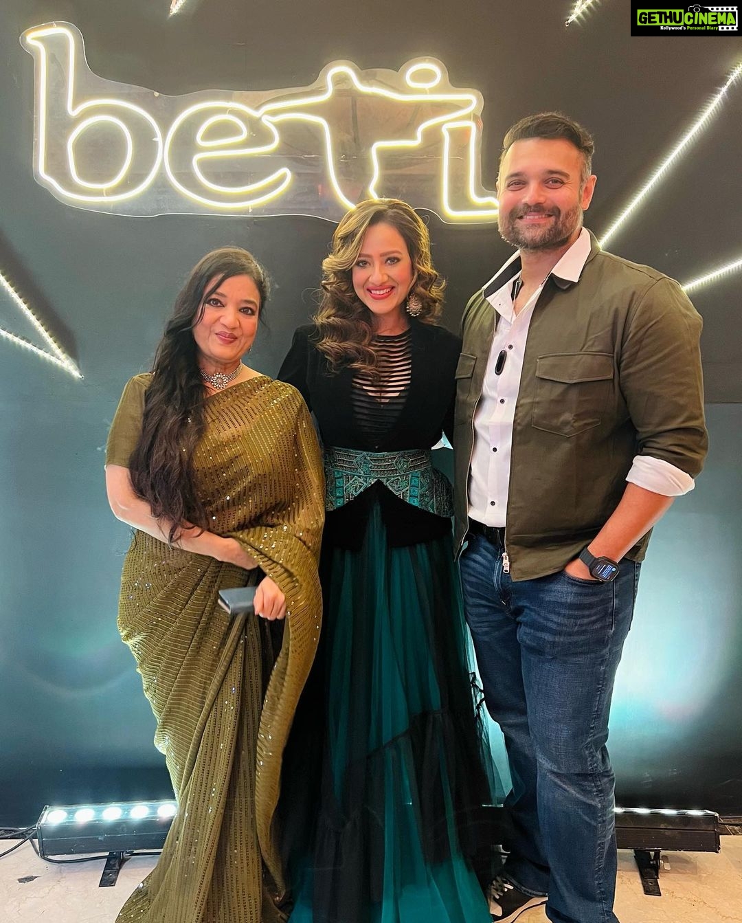 Madalsa Sharma Instagram - It was such an honour to be a part of the “BETI” Foundation initiated by @anuranjan1010 @shashiranjan3010 💕 It was a very proud moment to walk the ramp for this noble cause as the Beti Foundation are working for the welfare of all the deserving Beti’s of the Nation💕 @sheelassharmaa @mimohchakraborty #BetiFoundation #2023 #beti #love