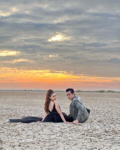 Madalsa Sharma Instagram - Special BTS pics from our song #DilKiTuZameen for our Insta Fam❤️
Swipe right ➡️to see how much fun we had while shooting 🎥

#SudhanshuPandey #MadalsaSharma #zeemusiccompany