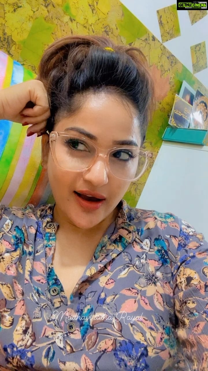 Madhavi Latha Instagram - Be ur self and show some gratitude #grattitude #lifecoach #happi